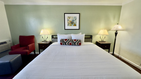 Marina Village Inn - Guest Room