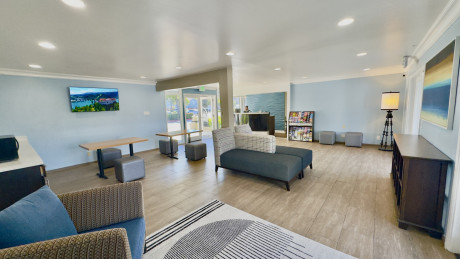 Marina Village Inn - Lobby
